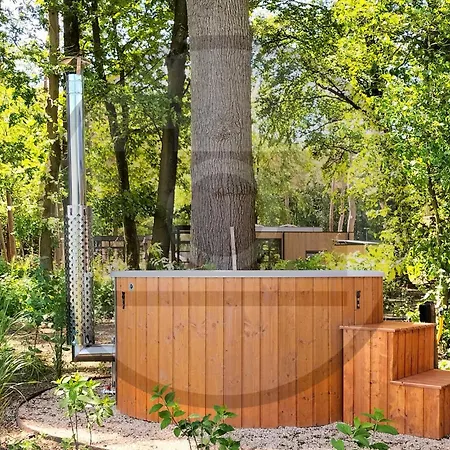 Tiny House 10 Met Hottub Wenum