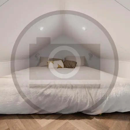 Tiny House 10 Met Hottub 度假居 *